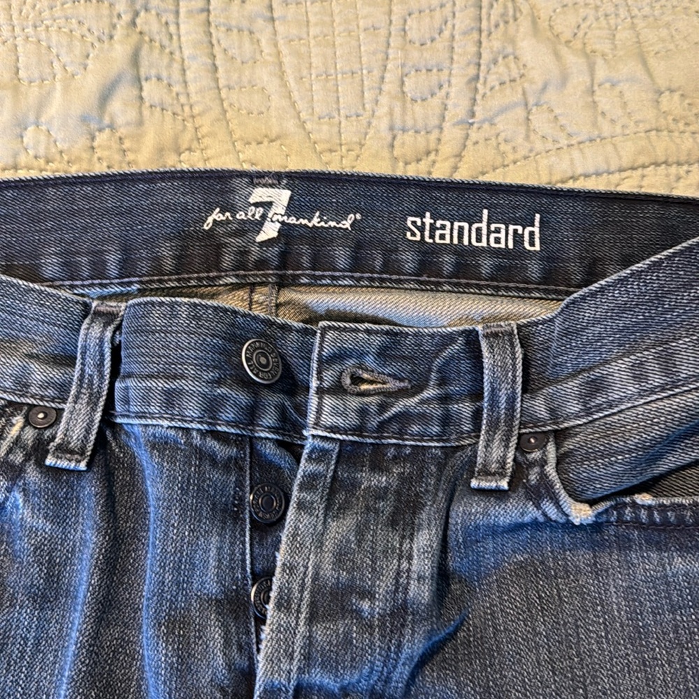 Standard fit jeans